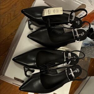 NWT wide width No Boundaries Black Pointed kitten heels 1 pair Sizes 12W 10W 9W